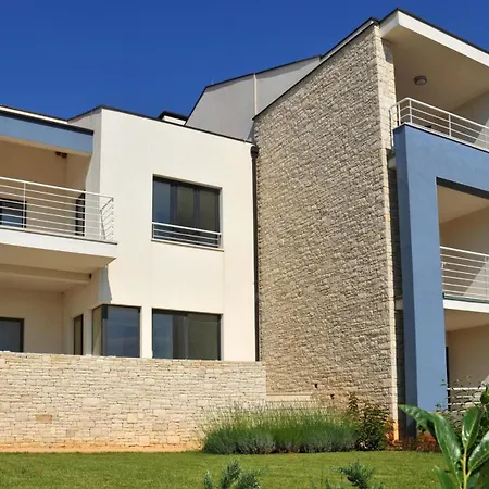 Apartment Fuer Fuenf Personen Liznjan